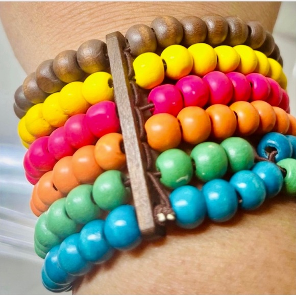 FASHION HANDMADE COSTUME JEWELRY - BRACELETS (LOT OF 4) (MINT CONDITION) - Picture 5 of 6